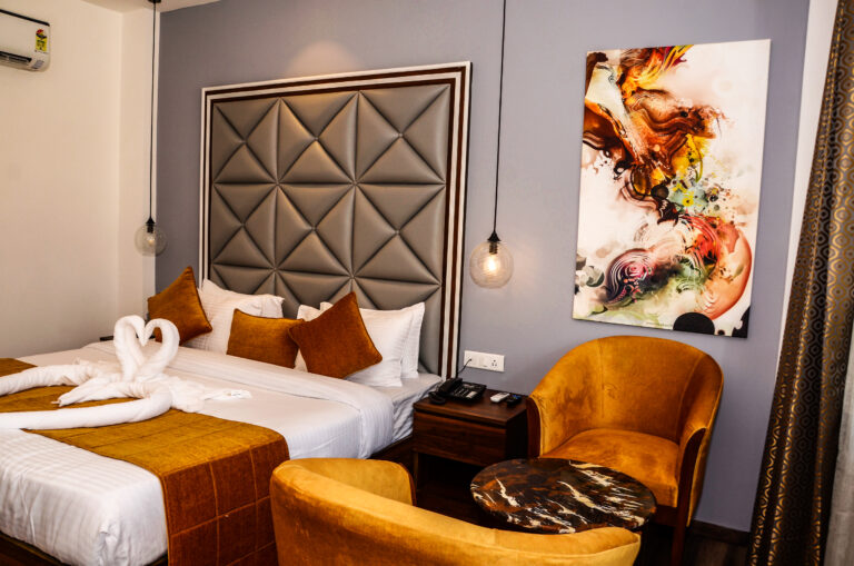 luxury hotel in rishikesh near ganga 768x509