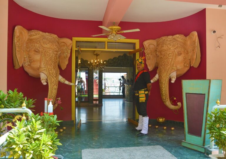 best hotels in rishikesh near ganga 768x540