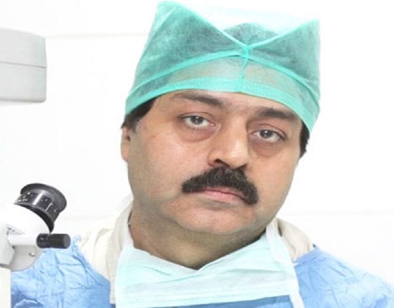 lasik eye surgeon in delhi 768x601