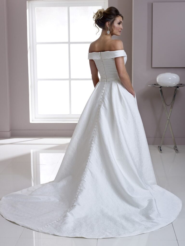 2515 House Of Nicholas 3 768x1024