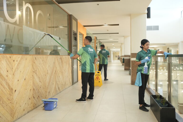 Commercial cleaning services Sydney CBD 768x512