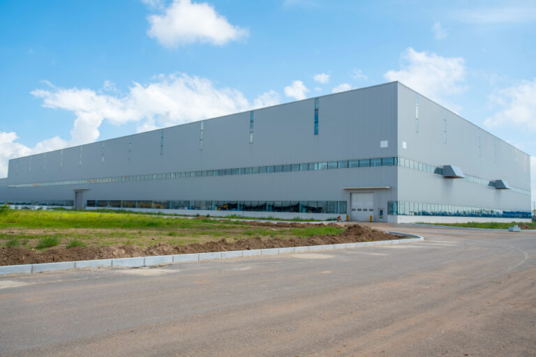 Pre Engineered Factory Buildings 768x512