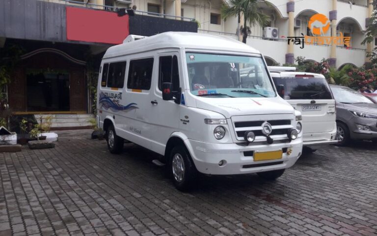 Maharaja Tempo Traveller 1 768x480