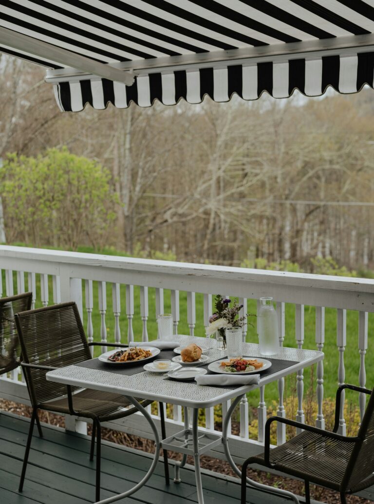 clay banks EhFVTo6r9Yk unsplash 768x1033