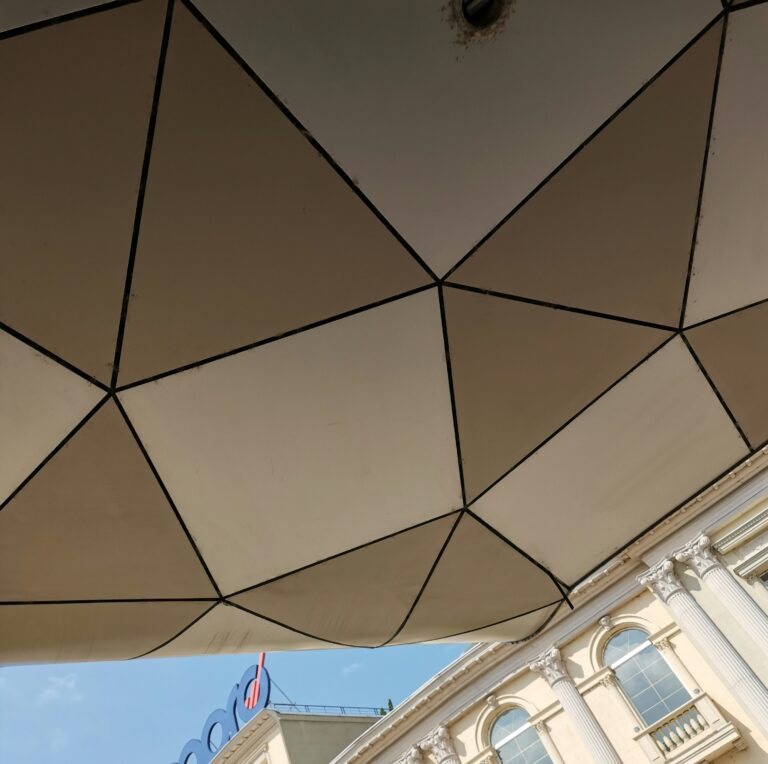 georges toiansky WdOOCqblcmM unsplash 768x764