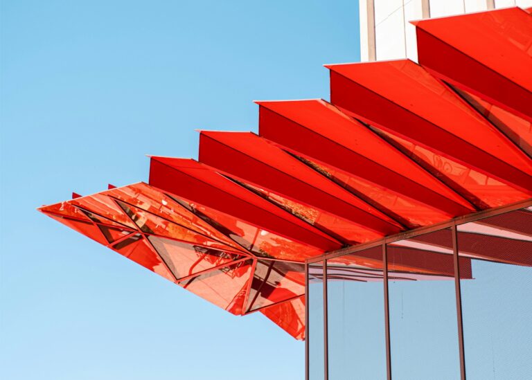 luca schischke 7DlUnzd1OY0 unsplash 768x549