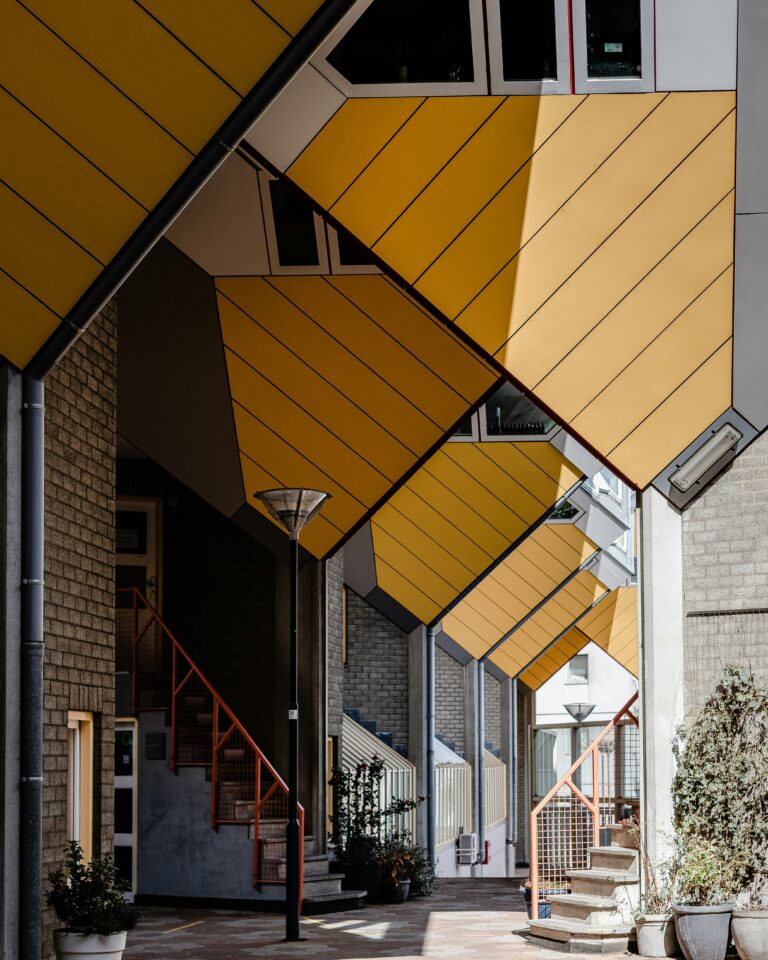 micheile henderson 6bKvMNt DpY unsplash 768x960