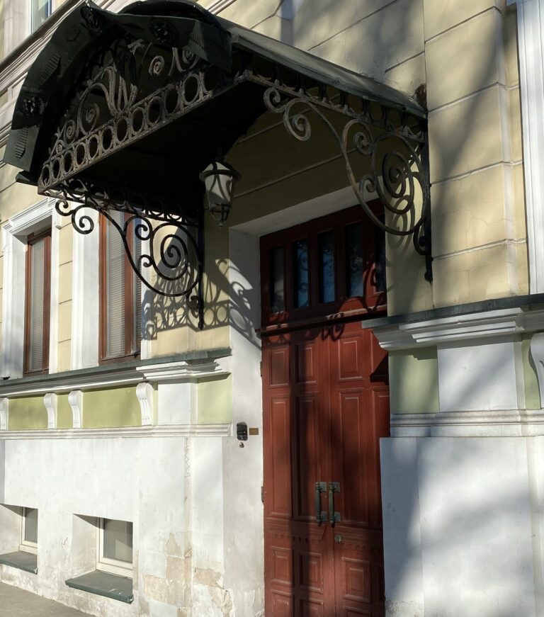 stacysuxx v W0ZbQd7jk unsplash 768x871