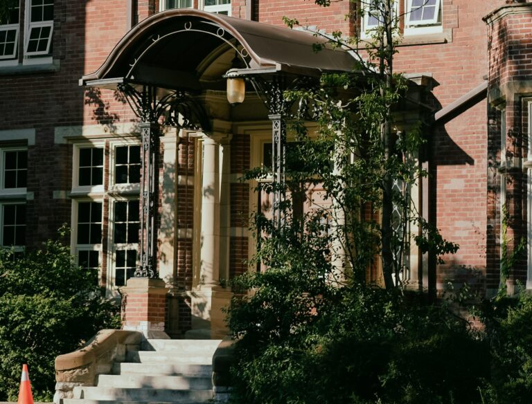 yi wei UBPRHr02HD8 unsplash 768x584