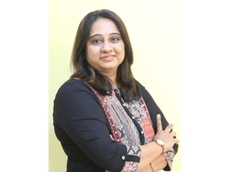 Dr. Aditi Godbole Gynecologist in thane 2 768x576