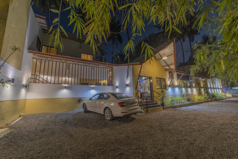 ENTRANCE NIGHT VIEW ami 768x512