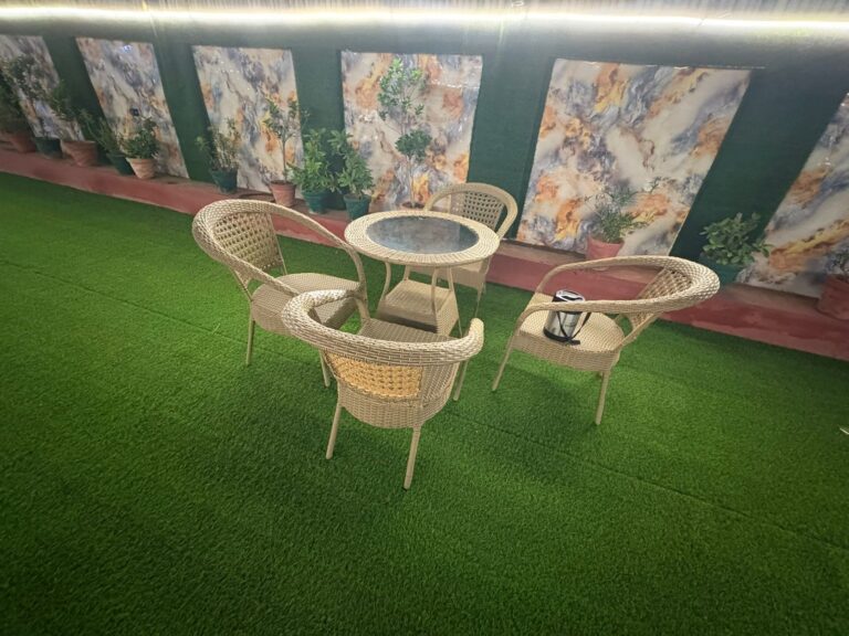 Sitting option 2 768x576