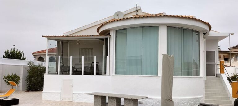 ultimate guide to exterior wall coating  1 768x341