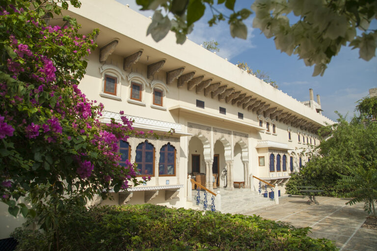 Authentic Rajasthani Haveli Stay in Jaipur 768x512