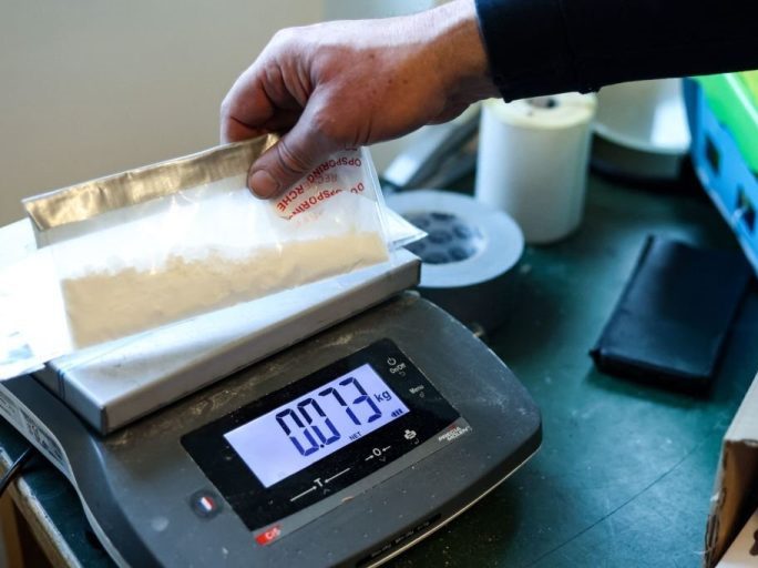 buy cocaine in uk onilne 768x512 1