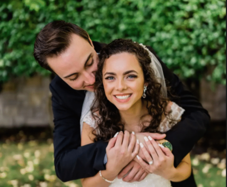 wedding photographer 1 768x633